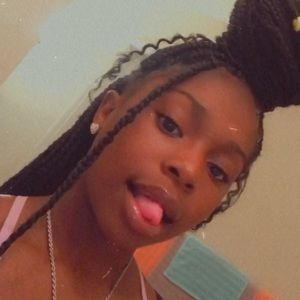 Meet your Posher, Katelyn